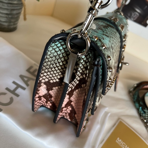 Michael Kors Greenwich - Picture 3 of 16